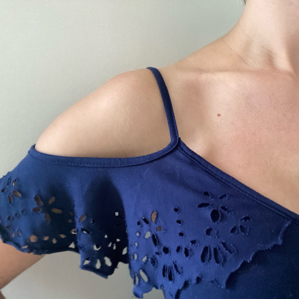 ‼️SOLD‼️ Blue top 😁🦋 - Picture 1 of 5